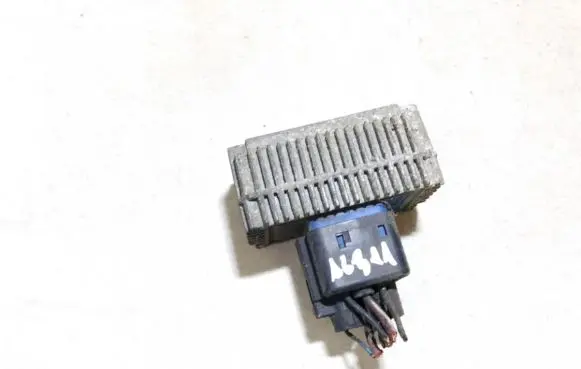 Opel Zafira A Glow plug pre-heat relay 55353011 51299014