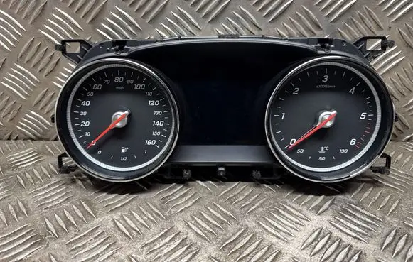 Speedometer (instrument cluster)