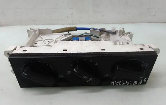 Mitsubishi Space Star Climate control unit MR262492