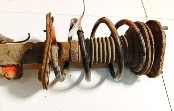 Toyota Auris 150 Front coil spring 