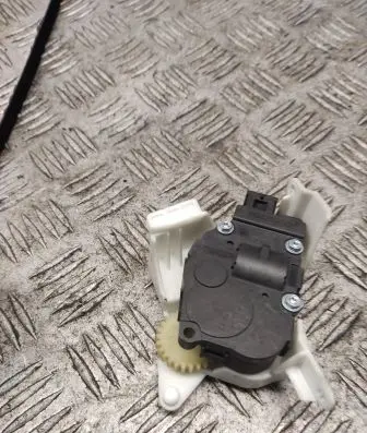 Audi A5 8T 8F Air flap motor/actuator k9749006