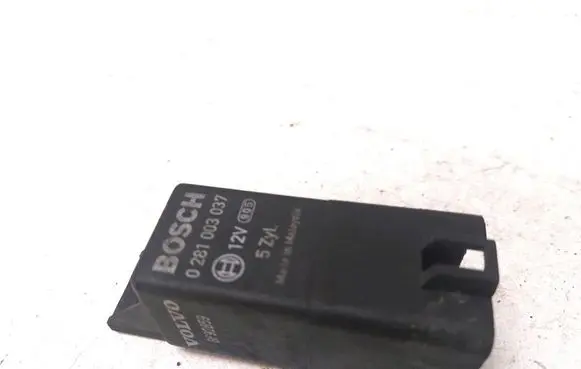 Volvo V70 Glow plug pre-heat relay 8692859