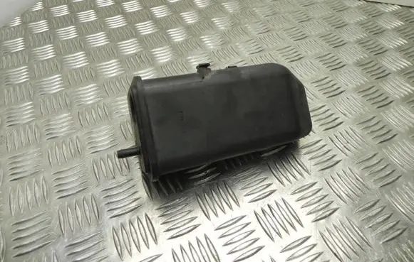 Volkswagen Jetta III Vacuum air tank 1K0201813 VD9681