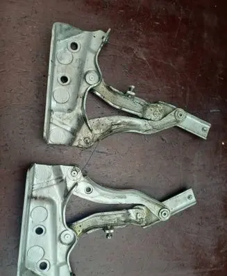 Mercedes-Benz B W245 Engine bonnet/hood hinges A1698800328