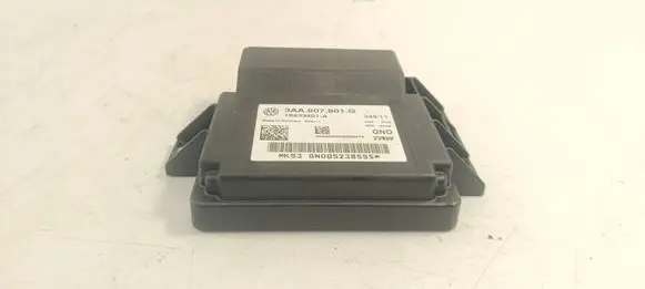 Volkswagen Tiguan Hand brake control module 3AA907801G