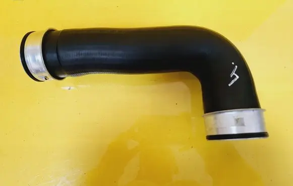 Intercooler hose/pipe