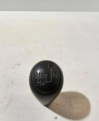 Toyota Hilux (AN10, AN20, AN30) Gear lever shifter trim leather/knob