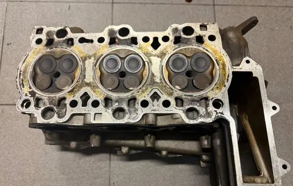 Porsche Boxster 987 Engine head 996104681