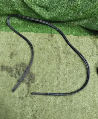 Suzuki SX4 S-Cross Rear door rubber seal (on body) 