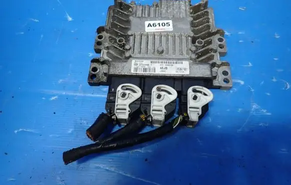 Ford Fiesta Engine control unit/module 8V21-12A650-EB 5WS40584B