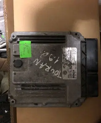 Volkswagen Touran I Engine control unit/module 03G906016DK 0281011946 1039S06224