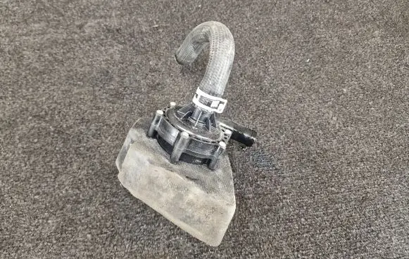 Tesla Model S Electric auxiliary coolant/water pump 106747300H