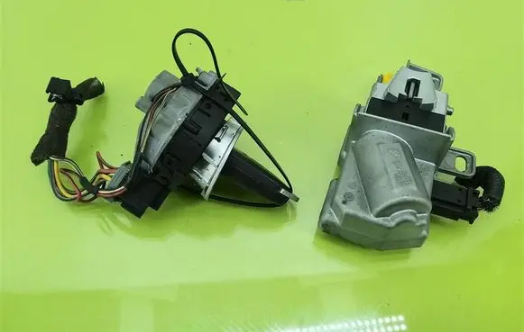 Volvo V50 Ignition lock 30680132