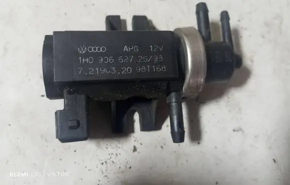 Audi A3 S3 8L Windscreen/windshield washer pump 1H0906627