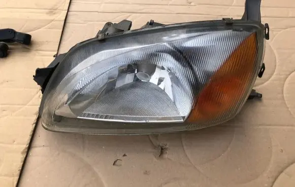 Ford Fiesta Headlight/headlamp