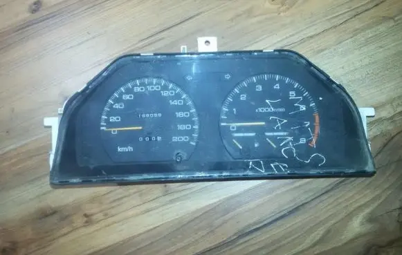 Mitsubishi Lancer Speedometer (instrument cluster) mb680657 738-080