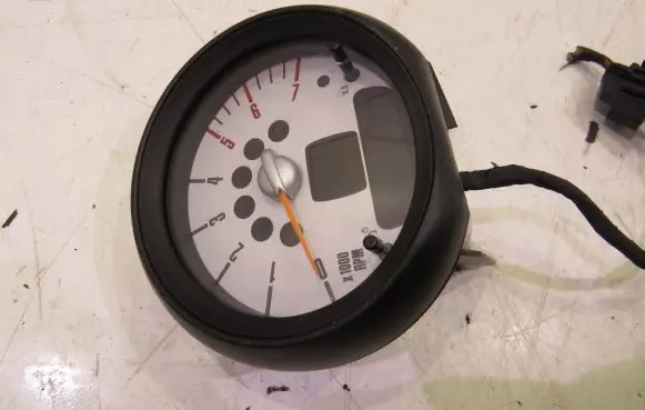 Mini Cooper Countryman R60 Speedometer (instrument cluster) 9275560