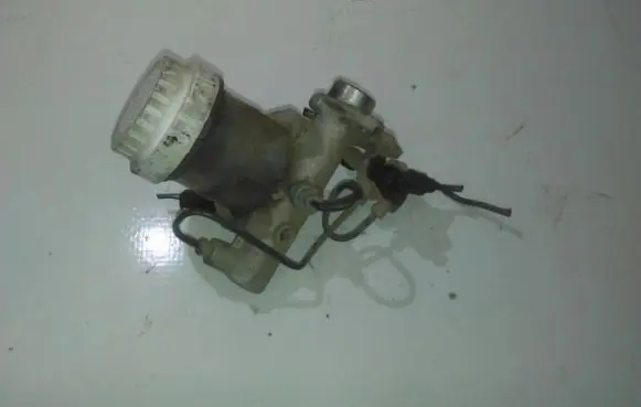 Mitsubishi Space Wagon Master brake cylinder