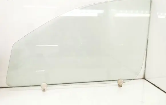 Mitsubishi Outlander Front door window glass four-door