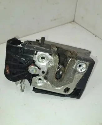 Dacia Sandero III Rear door lock 825020994RB