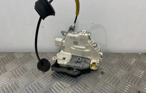 Audi Q5 SQ5 Front door lock 8J1837015D