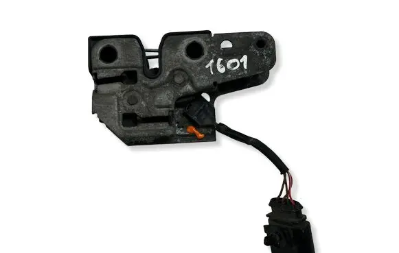 Volkswagen Touareg I Tailgate/trunk/boot lock/catch/latch 