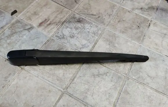 Subaru Outback Rear wiper blade arm