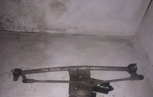 Opel Astra F Front wiper linkage and motor 90341903