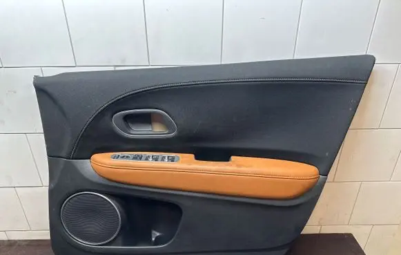 Honda HR-V Front door card panel trim