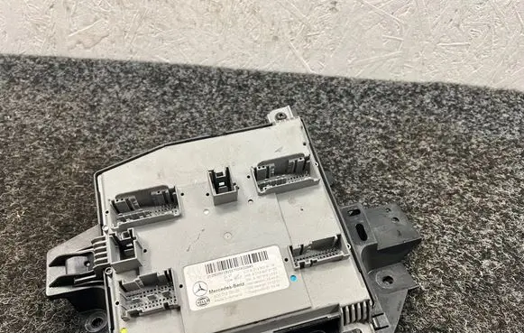 Mercedes-Benz E W213 SAM control unit A2139009119