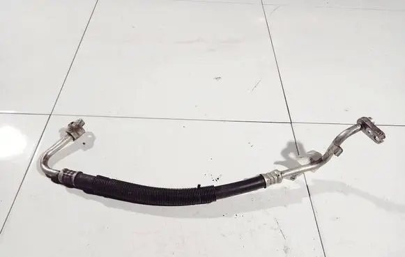 Jeep Grand Cherokee (WK) Air conditioning (A/C) pipe/hose