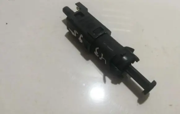 Volvo S70 V70 V70 XC Brake pedal sensor switch 9146505