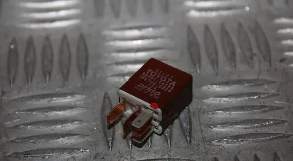 Toyota Land Cruiser (J120) Other relay 9098704004 1567000860