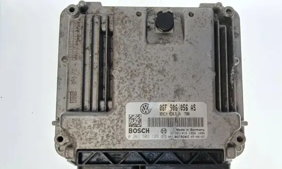 Volkswagen Golf Plus Engine control unit/module 06F906056AS 0261S02129