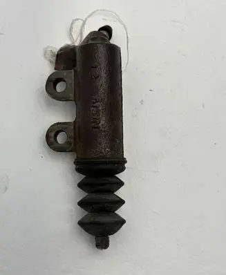 Clutch slave cylinder
