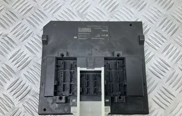 Audi A3 S3 8V Comfort/convenience module 5Q0937084AJ