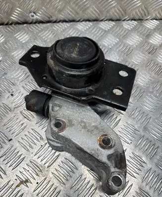 Nissan Qashqai Engine mount bracket F6036130 F6038100 A111002