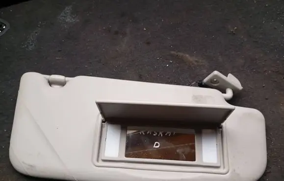 Sun visor