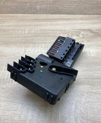 Mercedes-Benz E W211 Fuse module 2115461141