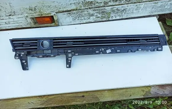 Volkswagen PASSAT B8 Dash center air vent grill 3G1858416F