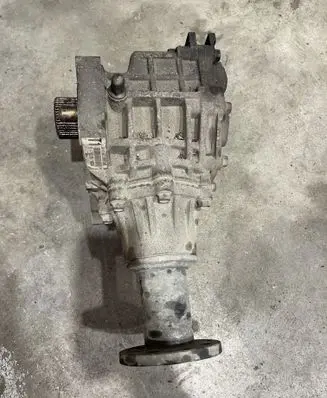 Gearbox transfer box case