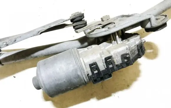 Ford Mondeo Mk III Wiper motor 0390241702 1s7117508ad