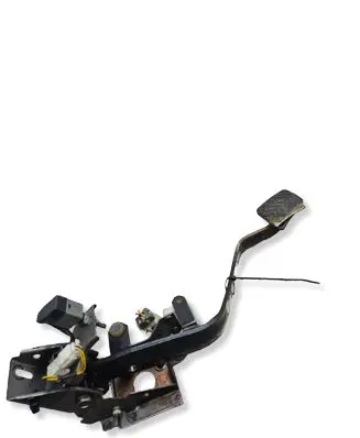 KIA Sorento Clutch pedal MBK43664D0B