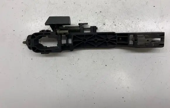 Rear door exterior handle/bracket