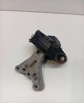 Peugeot 2008 I Engine mount bracket 9676780580 967680580