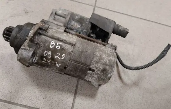 Volkswagen PASSAT B6 Starter motor 02Z911023P