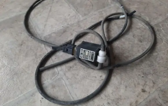 KIA Ceed Windscreen/windshield washer pump 985101F100