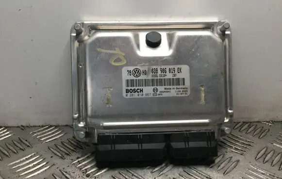 Volkswagen PASSAT B5.5 Engine control unit/module 038906019EK 0281010667