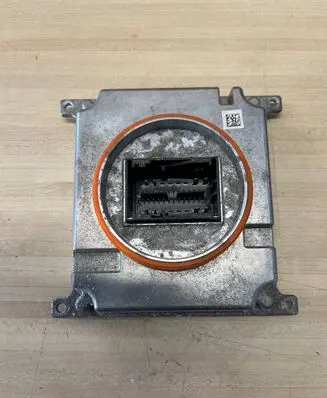 Volkswagen Golf VII Headlight ballast module Xenon 7P5941591AD 1036050008 7P5941591A