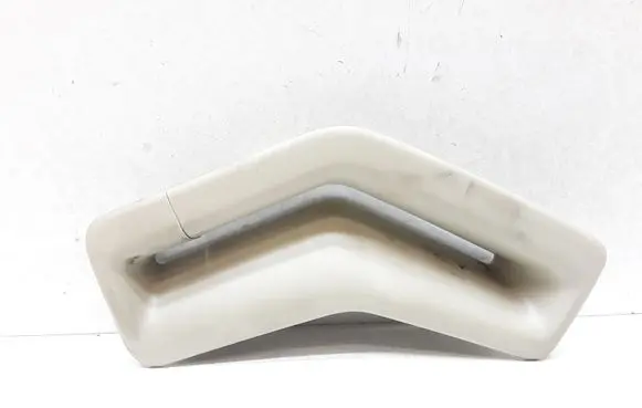 Volvo XC70 Seat belt trim 